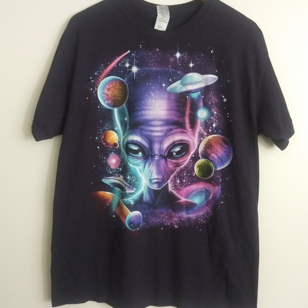 Gildan HD Purple Alien Space Graphic T Shirt  Larg